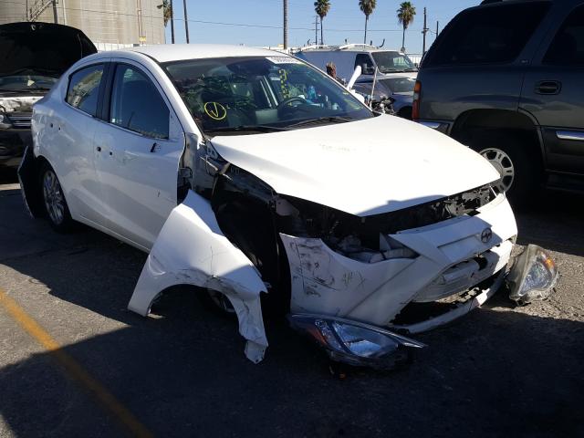 Toyota Scion ia (2016)