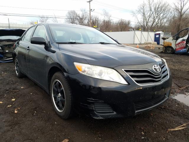 Toyota Camry base (2011)