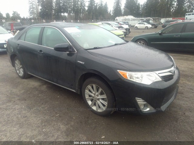 Toyota Camry hybrid (2014)