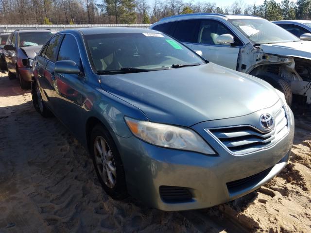 Toyota Camry base (2011)