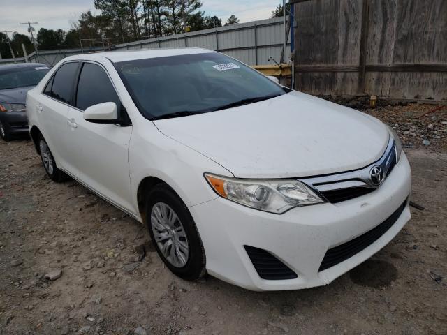 Toyota Camry base (2012)