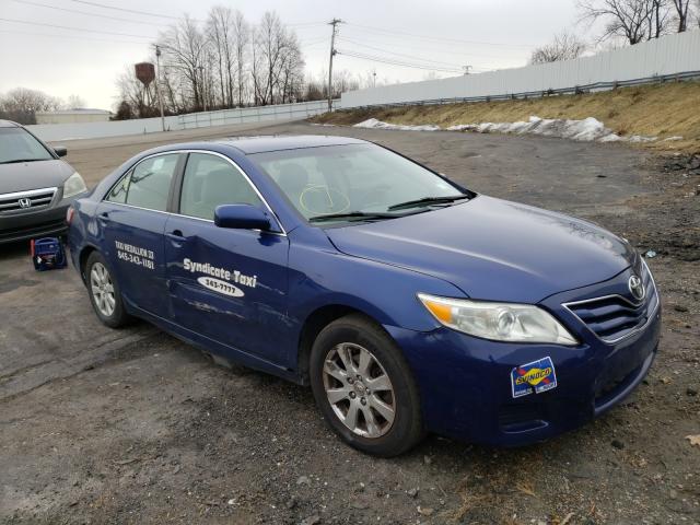 Toyota Camry base (2011)
