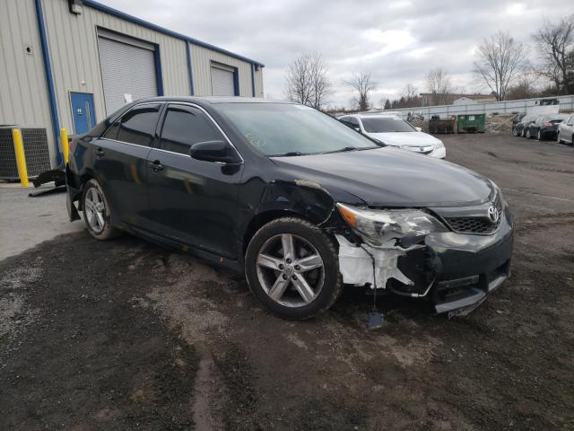 Toyota Camry base (2012)