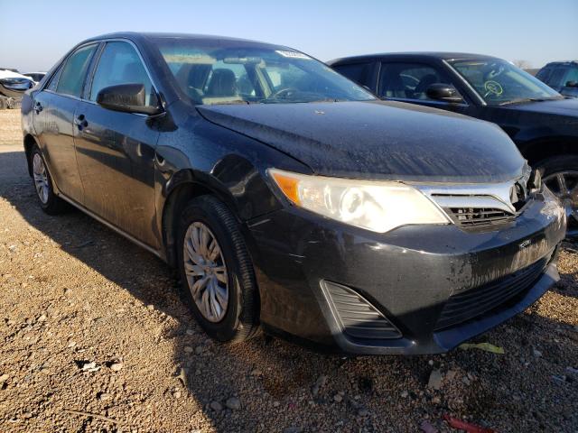 Toyota Camry base (2012)