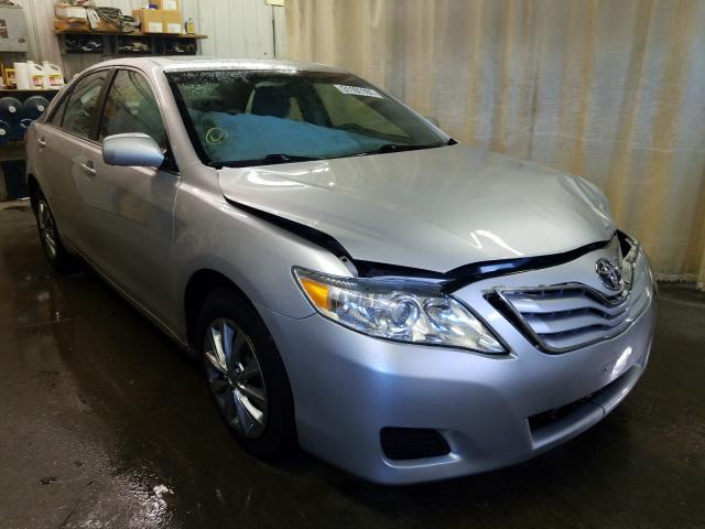 Toyota Camry base (2011)