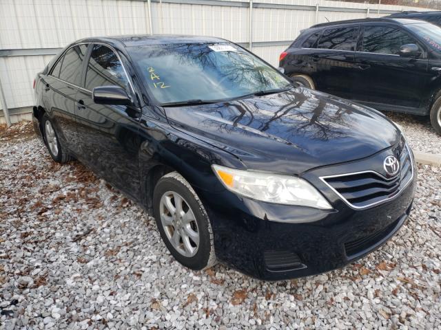 Toyota Camry base (2011)