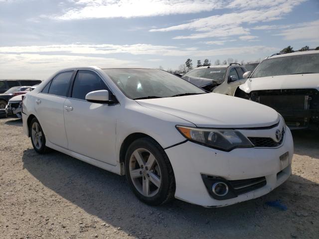 Toyota Camry base (2012)