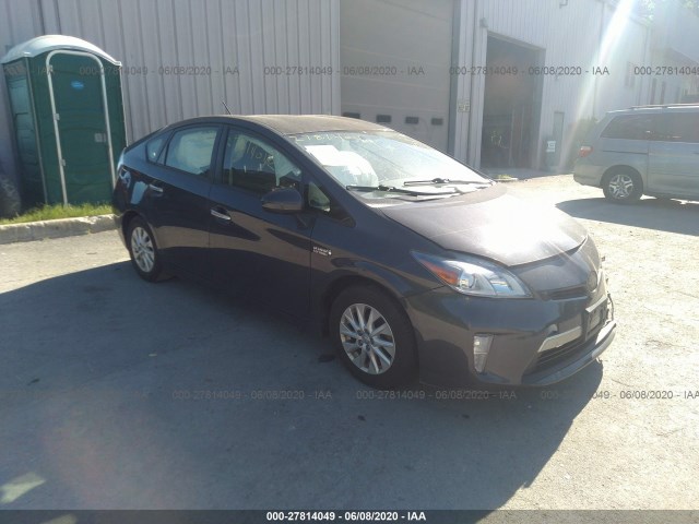 Toyota Prius plug-in (2014)