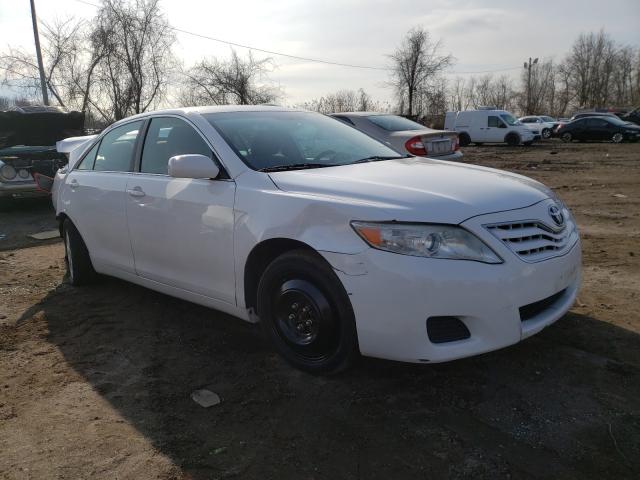 Toyota Camry base (2011)