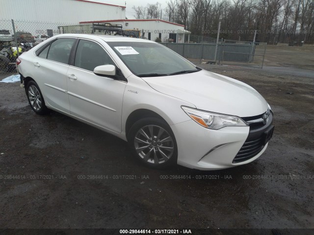 Toyota Camry hybrid (2015)