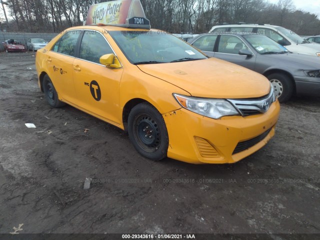 Toyota Camry hybrid (2014)