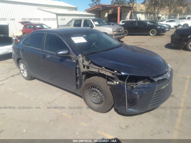 Toyota Camry hybrid (2016)