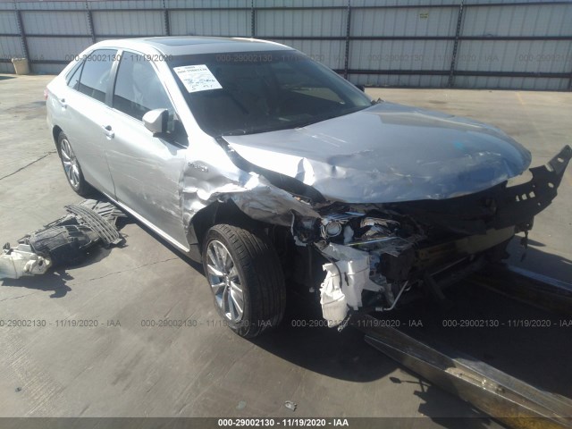 Toyota Camry hybrid (2016)