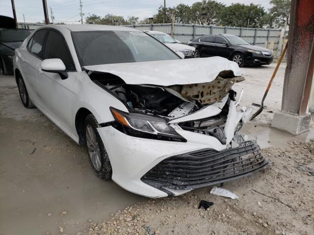 Toyota Camry le (2020)