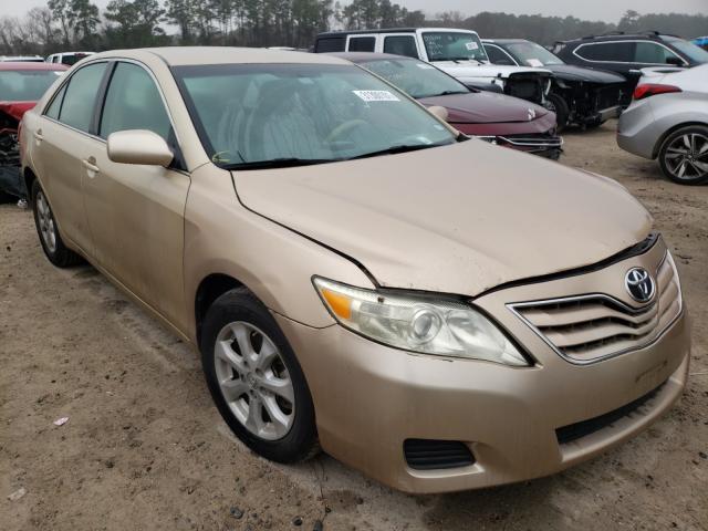 Toyota Camry base (2011)