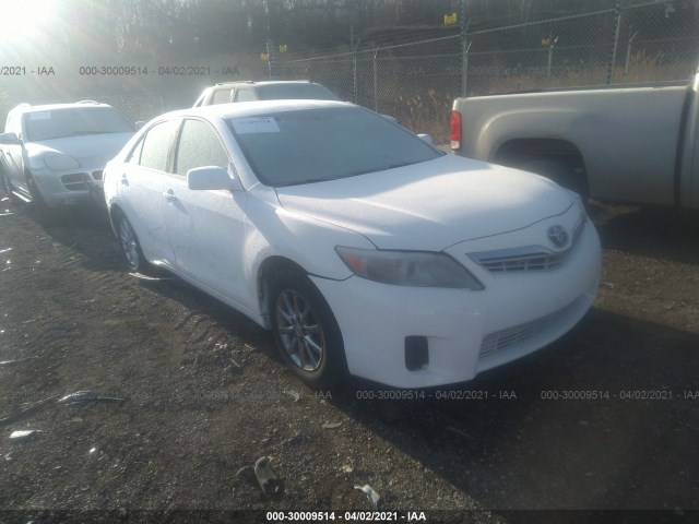Toyota Camry hybrid (2010)