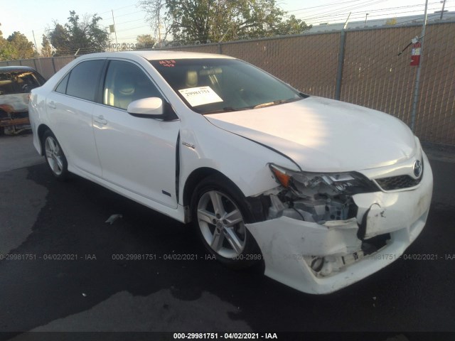 Toyota Camry hybrid (2014)