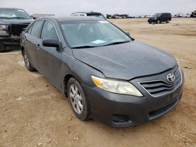 Toyota Camry base (2011)