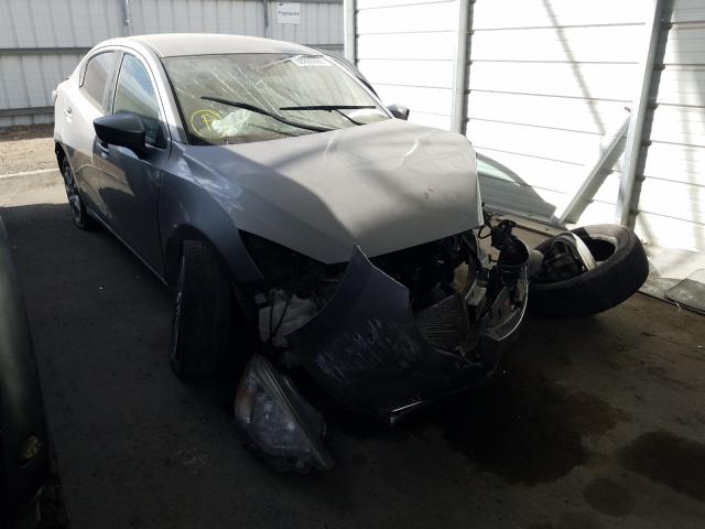 Toyota Scion ia (2016)