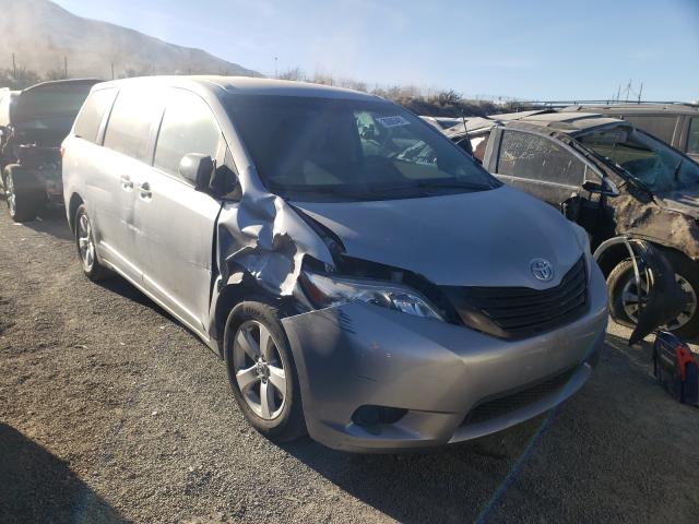 Toyota Sienna (2015)