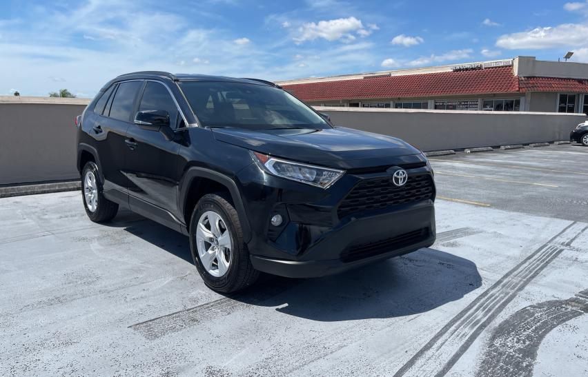 Toyota Rav4 xle (2021)