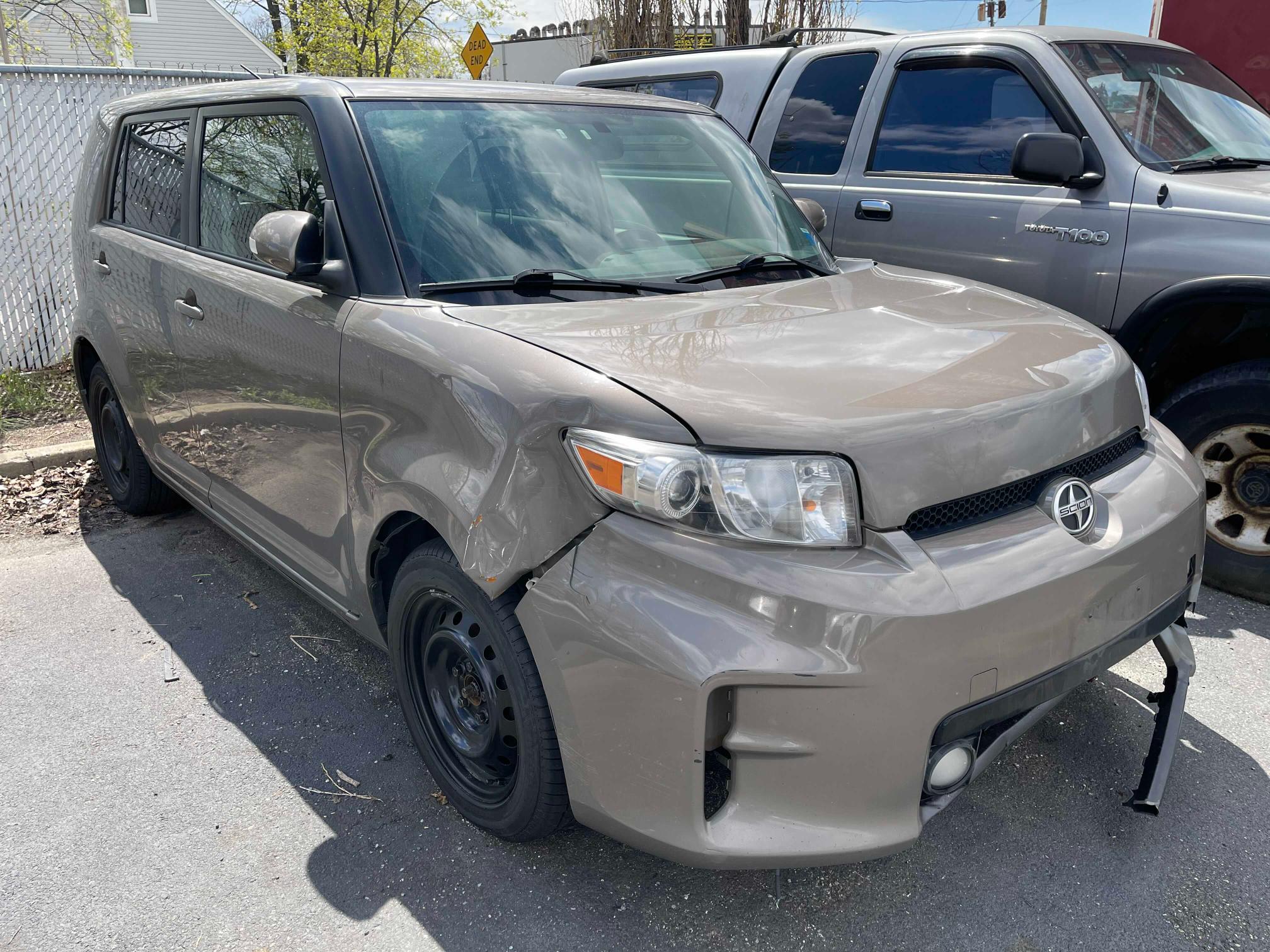 Toyota Scion xb (2014)