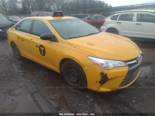 Toyota Camry hybrid (2015)