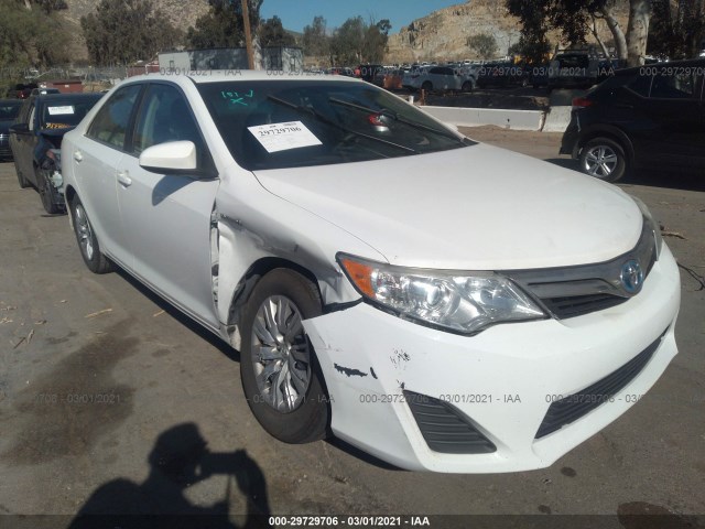 Toyota Camry hybrid (2014)