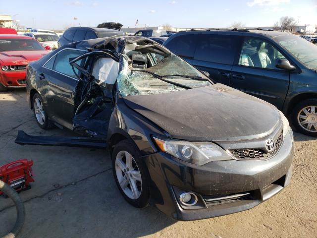 Toyota Camry base (2012)