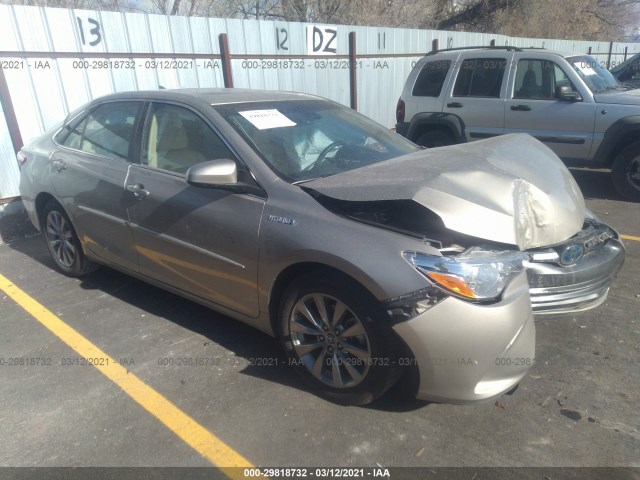Toyota Camry hybrid (2015)
