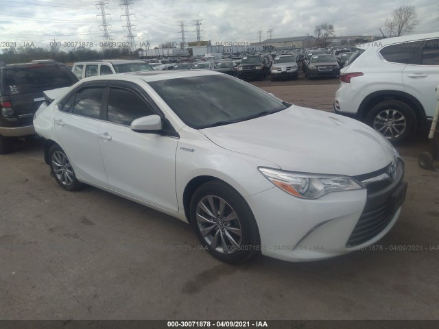 Toyota Camry hybrid (2015)