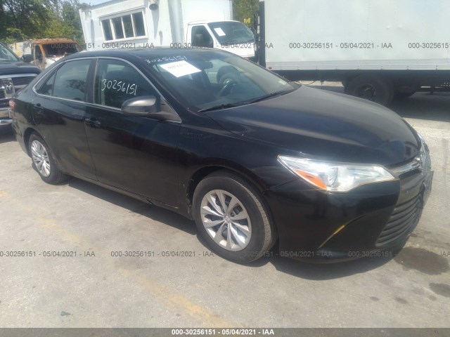 Toyota Camry hybrid (2015)