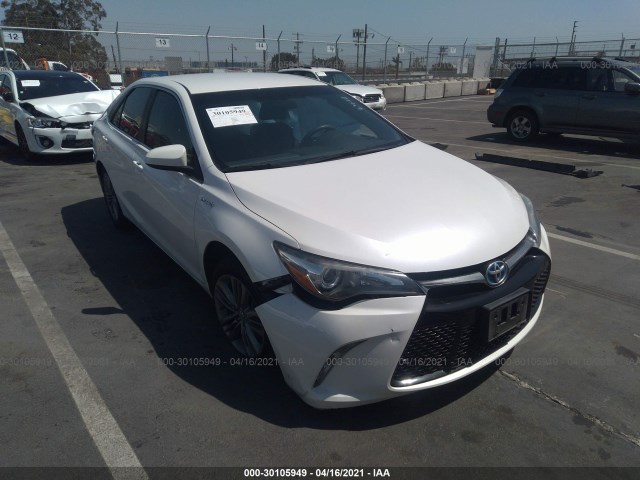 Toyota Camry hybrid (2016)