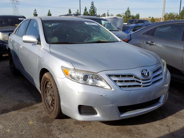 Toyota Camry base (2010)