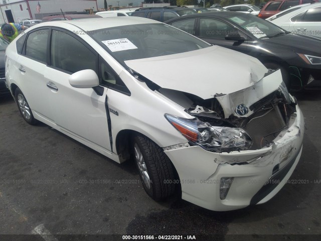 Toyota Prius plug-in (2014)