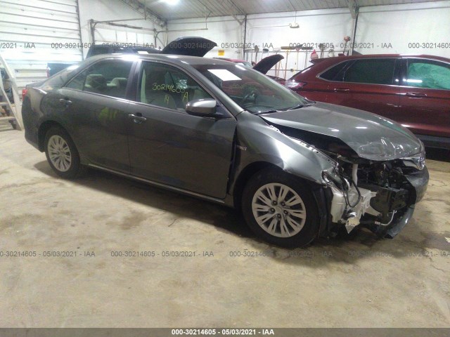 Toyota Camry hybrid (2014)