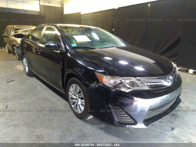 Toyota Camry hybrid (2014)