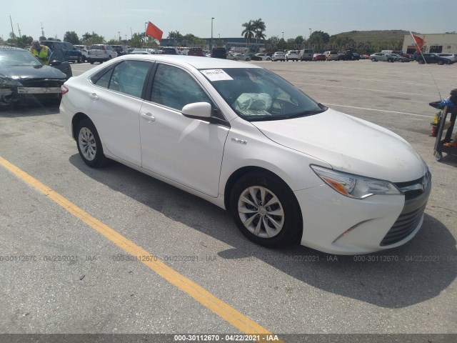 Toyota Camry hybrid (2016)