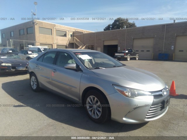 Toyota Camry hybrid (2016)