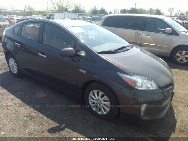 Toyota Prius plug-in (2014)