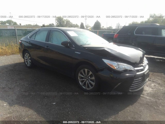 Toyota Camry hybrid (2015)