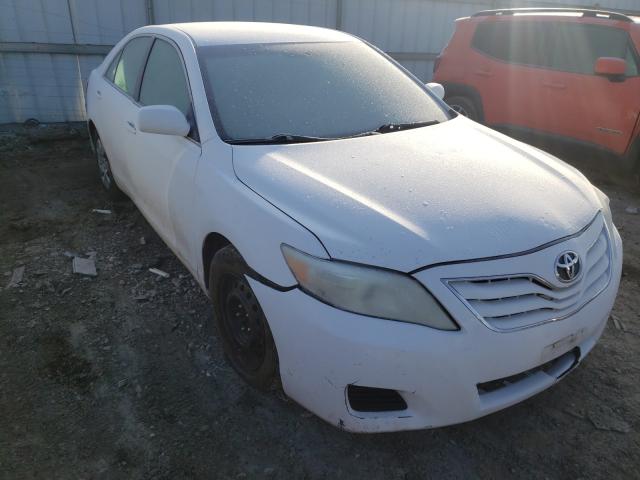Toyota Camry base (2011)
