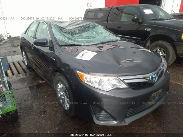 Toyota Camry hybrid (2013)