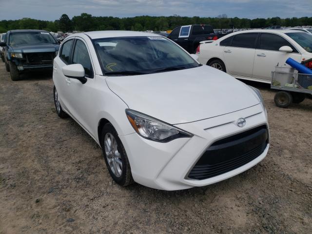 Toyota Scion ia (2016)