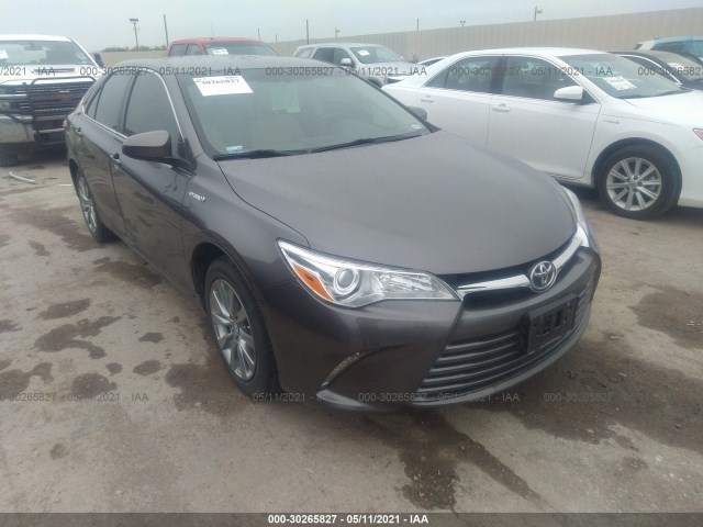 Toyota Camry hybrid (2015)