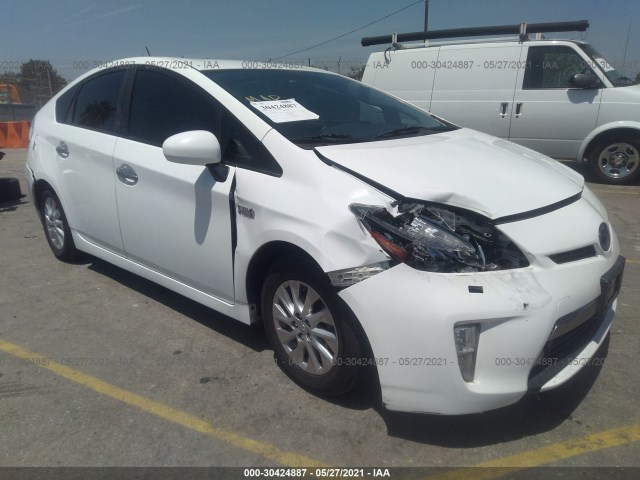 Toyota Prius plug-in (2014)