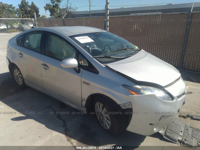 Toyota Prius plug-in (2014)