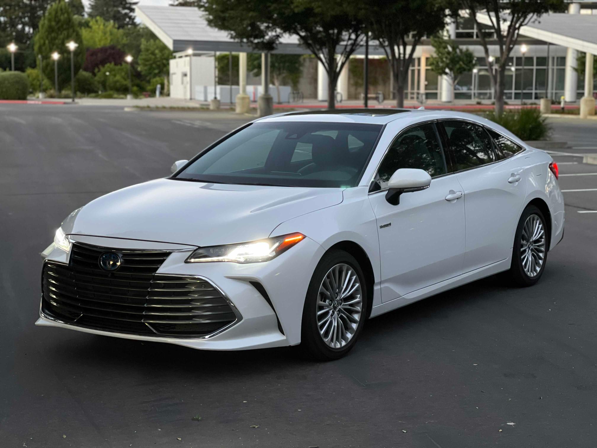 Toyota Avalon lim (2020)
