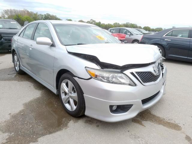 Toyota Camry base (2011)