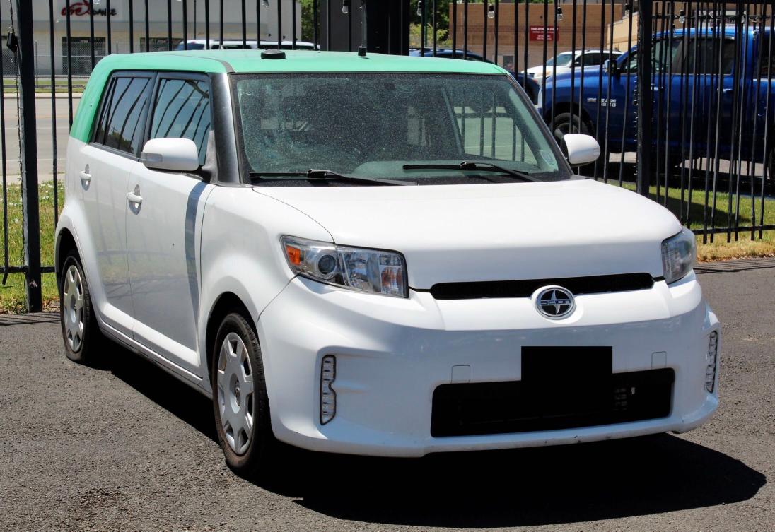 Toyota Scion xb (2013)